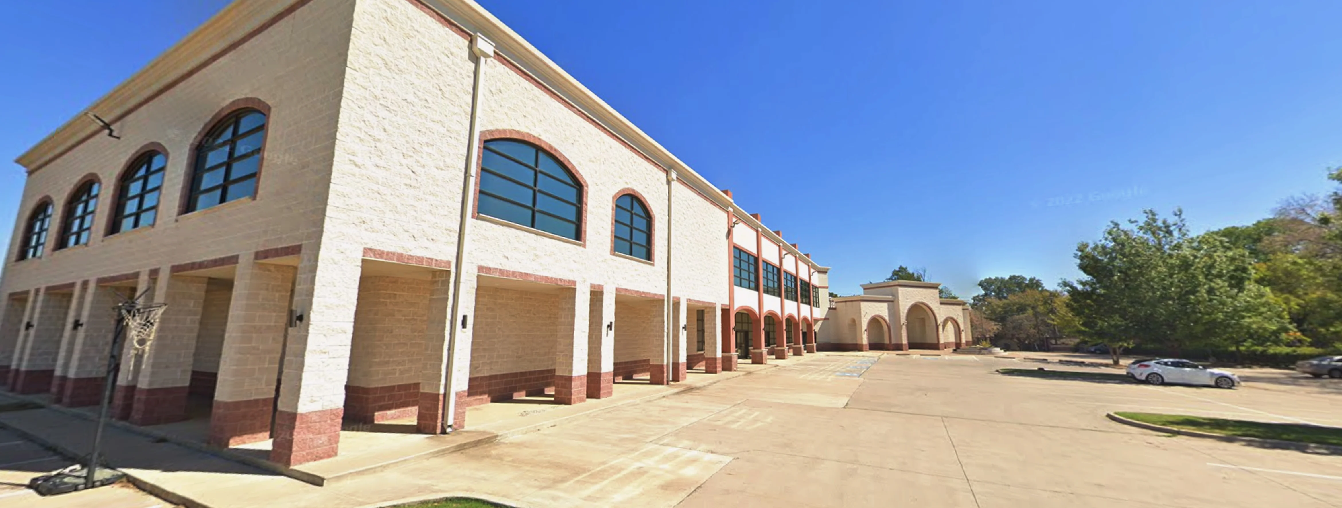 Exterior view of Dar Elsalam Islamic Center Arlington building